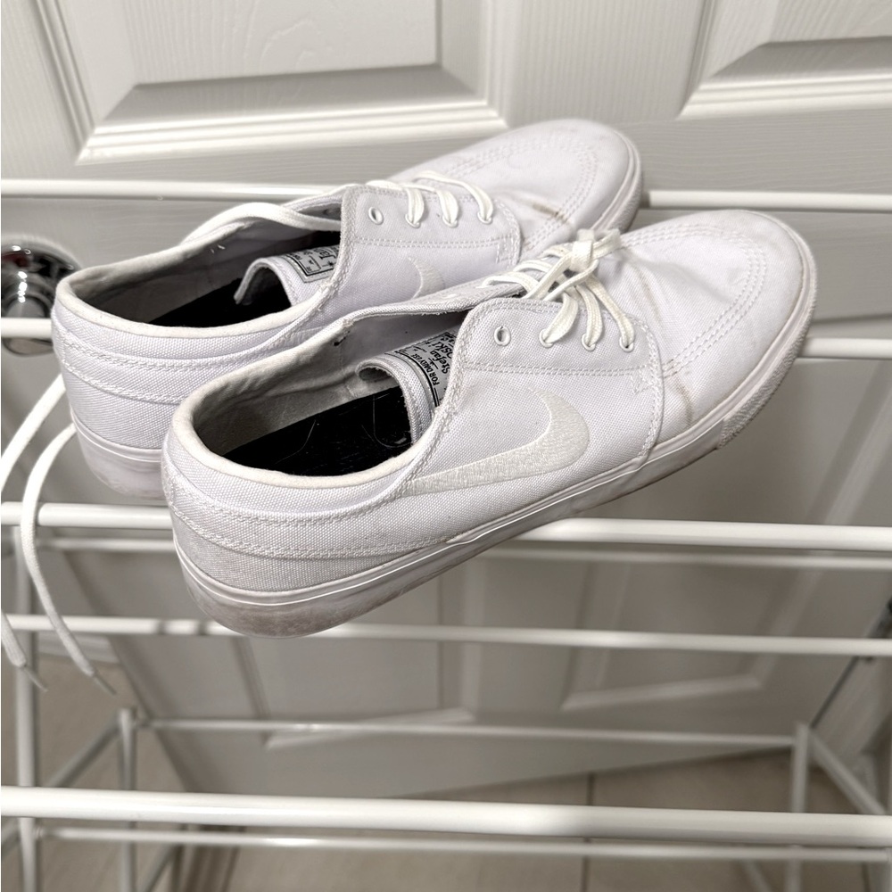 Nike janoski all white lows